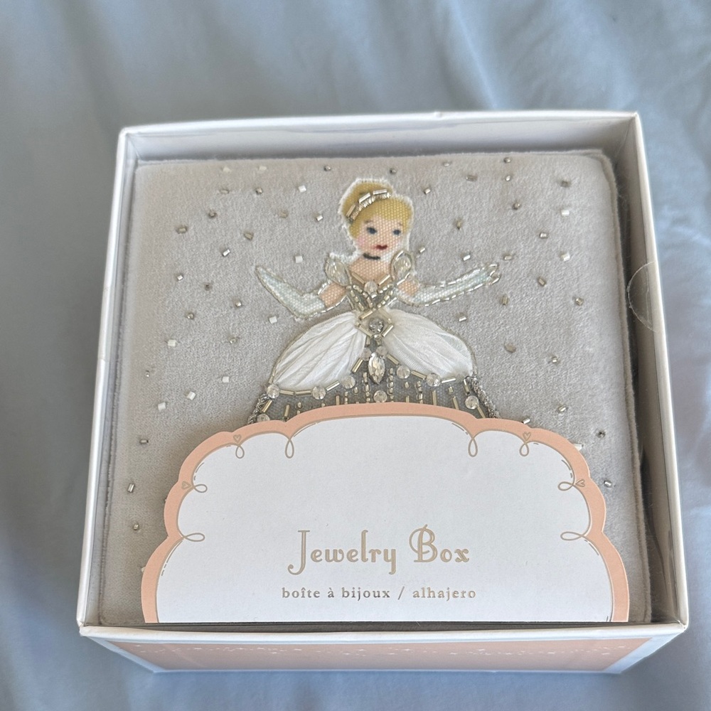Elegant White Jewelry Box with Princess Design